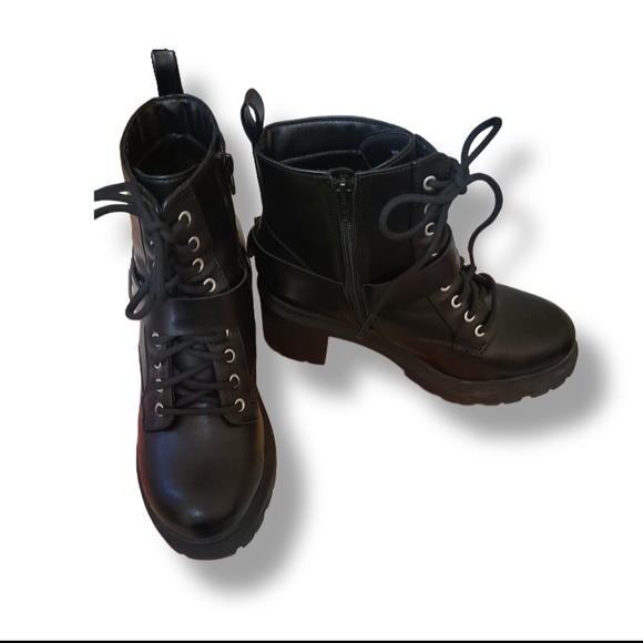 🌿No Boundaries Size 7 Wide Black Faux Leather Moto Boots Chunky Block Heels - Picture 6 of 15